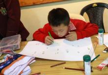 Students participating in the drawing and painting competition-4